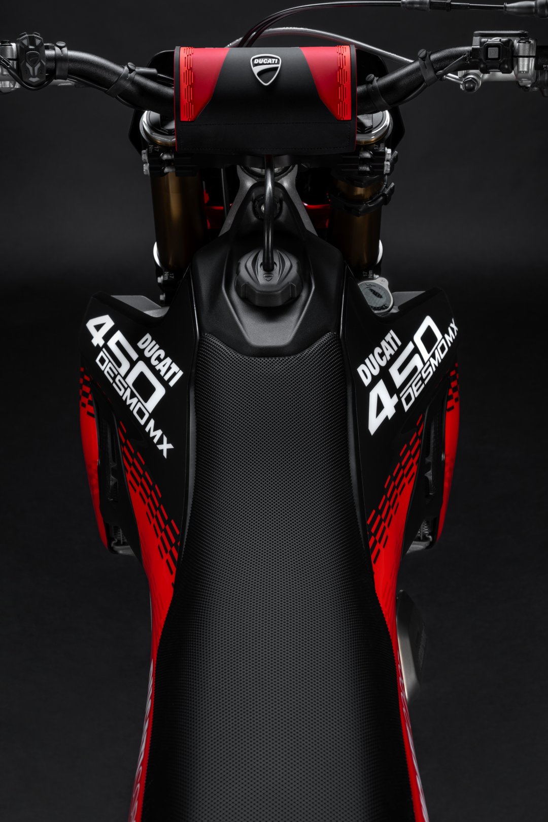 Ducati cockpit and rider controls